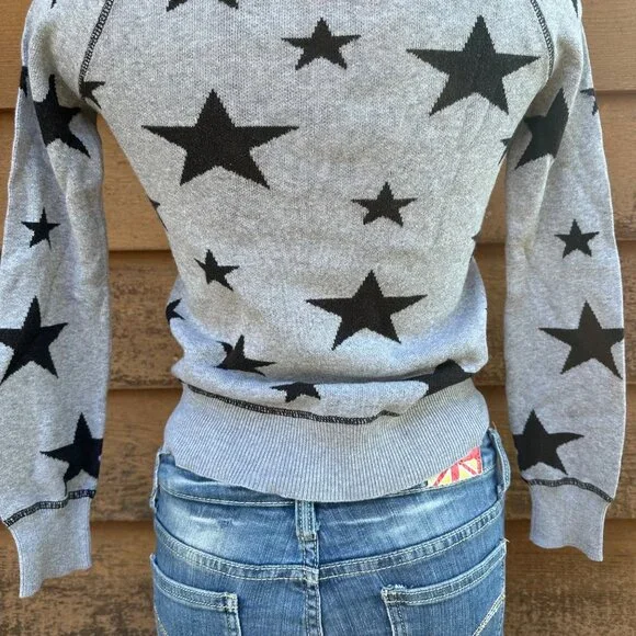 Wet Seal Womens XS Gray & Black Star Print Long Sleeve Knit Sweater - Picture 8 of 8